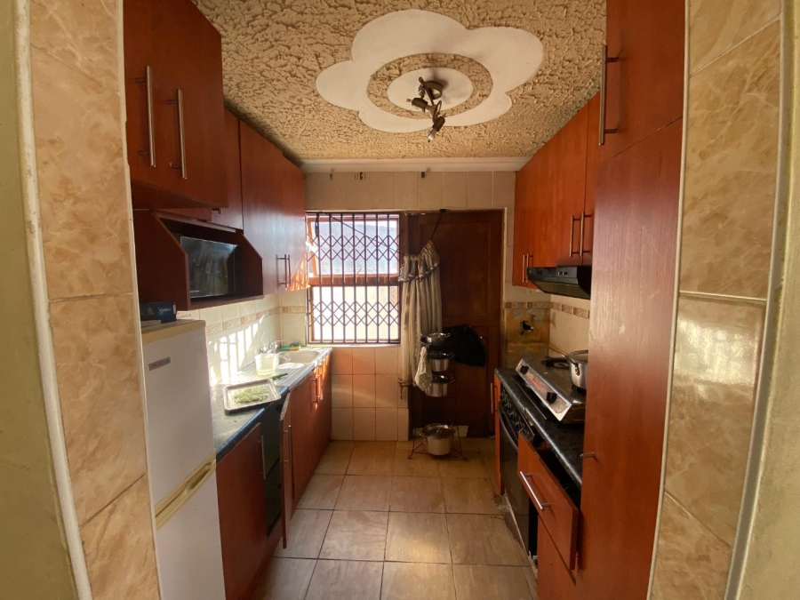 4 Bedroom Property for Sale in Umrhabulo Triangle Western Cape